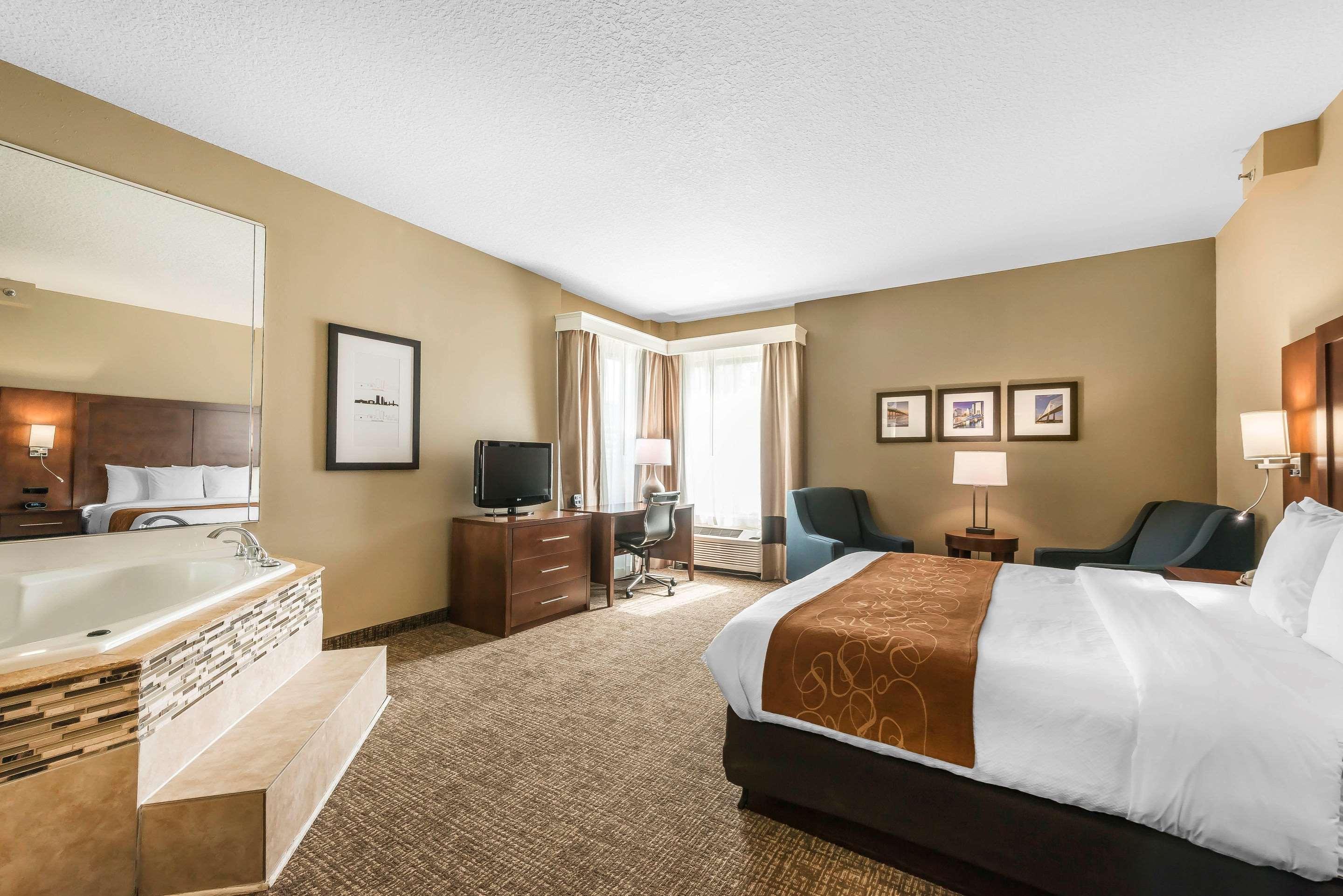 Comfort Suites Baymeadows Near Butler Blvd Jacksonville Exterior foto