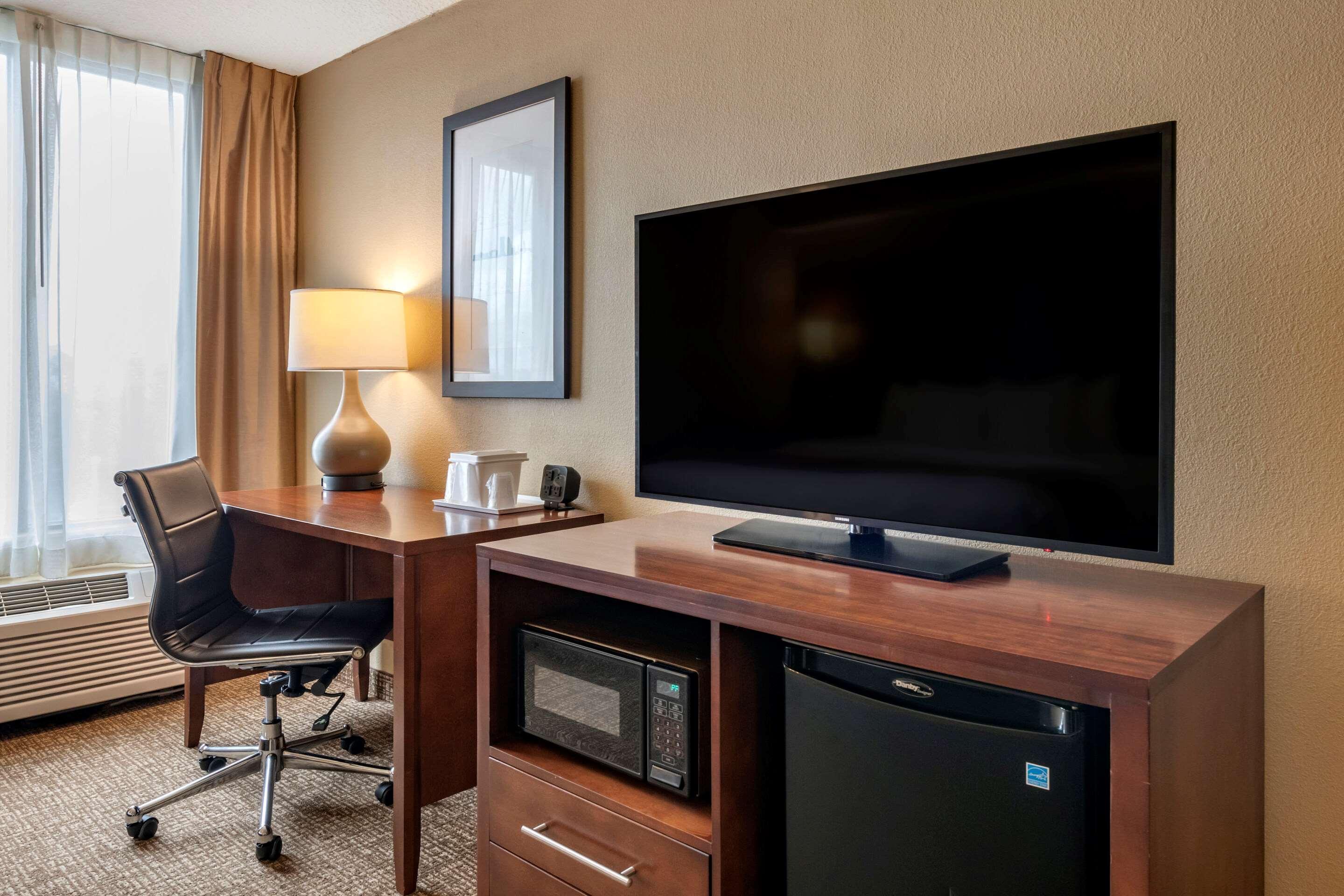 Comfort Suites Baymeadows Near Butler Blvd Jacksonville Exterior foto