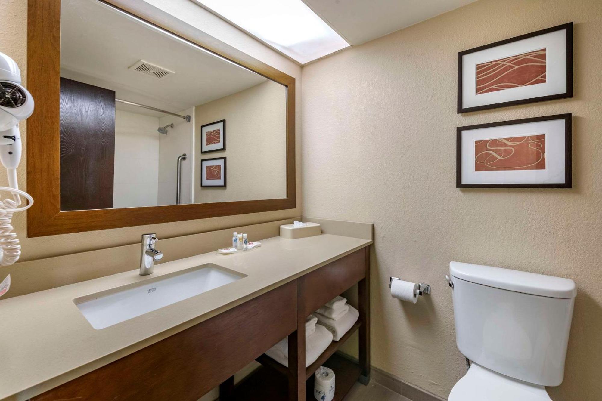 Comfort Suites Baymeadows Near Butler Blvd Jacksonville Exterior foto